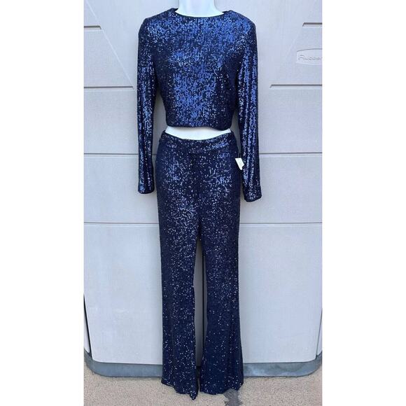 Guess by Marciano All Over Sequin Cropped Top & High Rise Flare Leg Pants Set XS - Picture 3 of 15